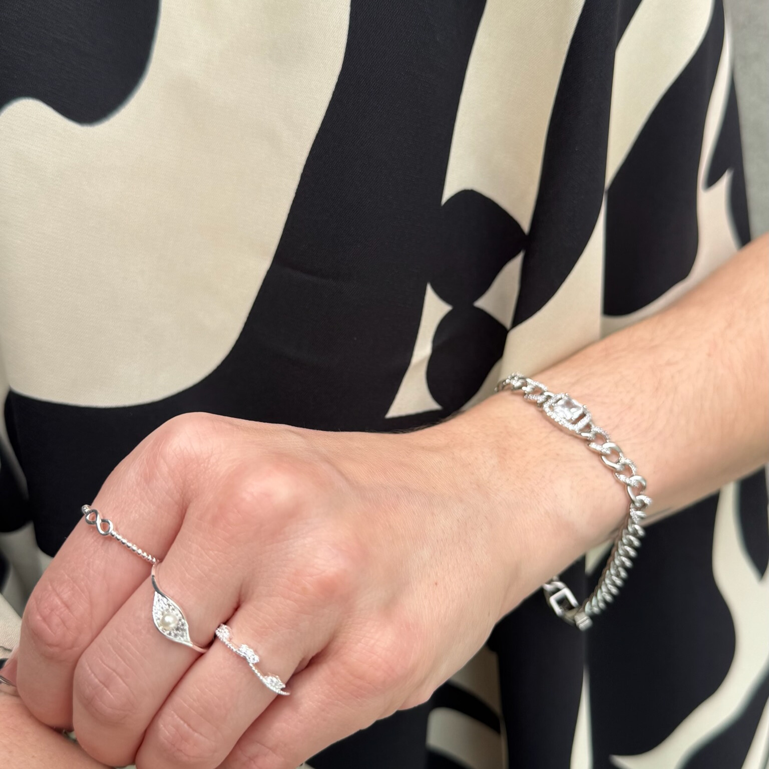 6ff1a33c-53c5-42d2-8358-6f45a7eab24f